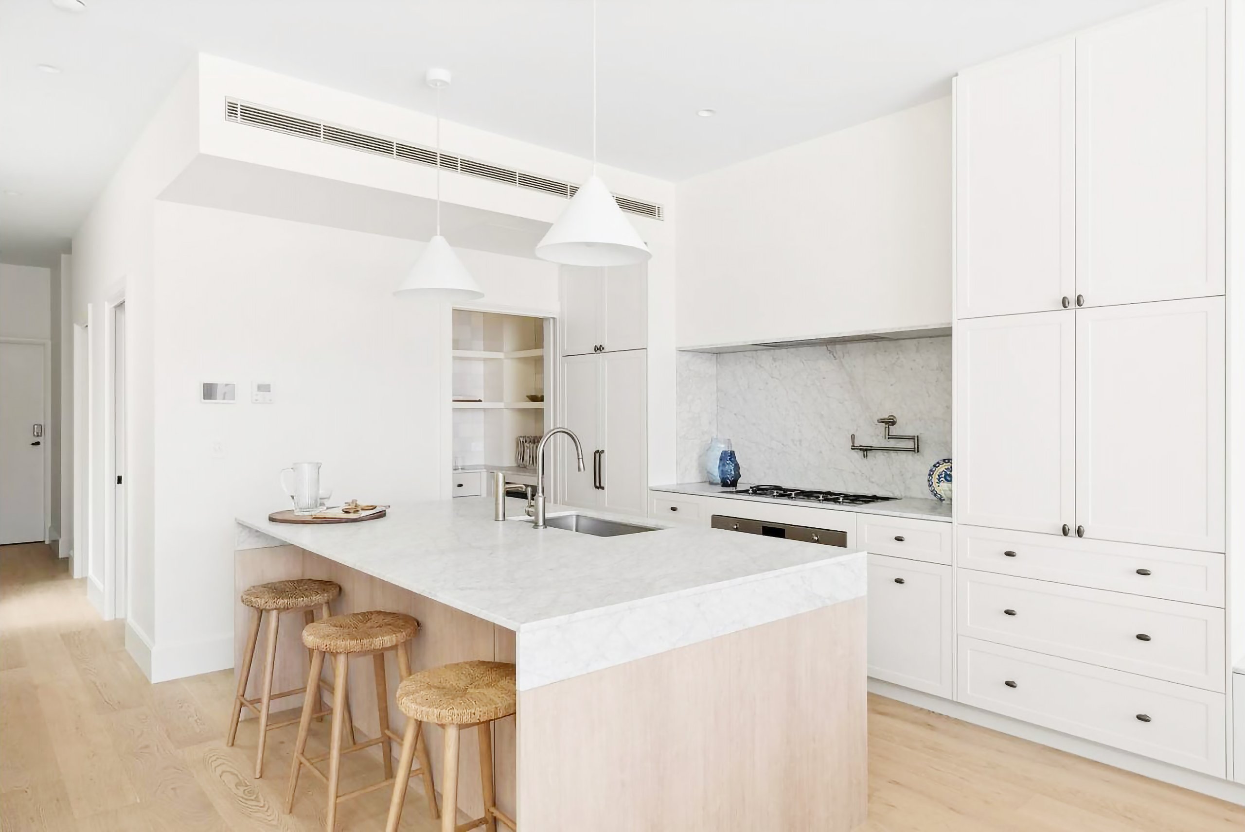 Esspada Hybrid Flooring vs Engineered Timber: What’s the Real Difference?  